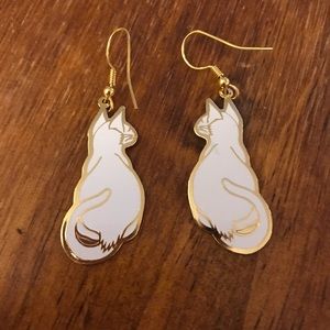 *CLOSET CLEAN OUT!* White/Gold Cat Earrings